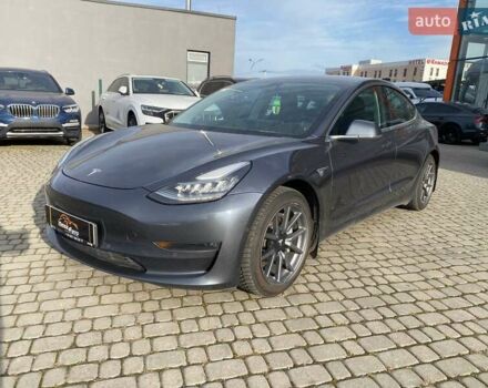 Серый Тесла Модель 3, объемом двигателя 0 л и пробегом 82 тыс. км за 18600 $, фото 2 на Automoto.ua