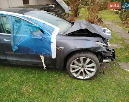 Серый Тесла Модель 3, объемом двигателя 0 л и пробегом 105 тыс. км за 7950 $, фото 14 на Automoto.ua