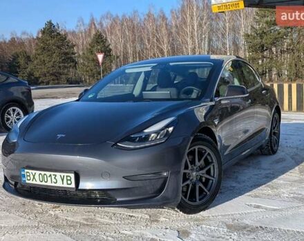 Серый Тесла Модель 3, объемом двигателя 0 л и пробегом 118 тыс. км за 16799 $, фото 3 на Automoto.ua