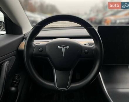 Серый Тесла Модель 3, объемом двигателя 0 л и пробегом 158 тыс. км за 20490 $, фото 36 на Automoto.ua
