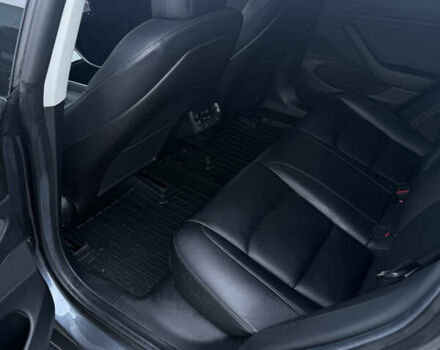 Серый Тесла Модель 3, объемом двигателя 0 л и пробегом 77 тыс. км за 17300 $, фото 5 на Automoto.ua