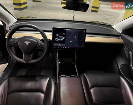 Серый Тесла Модель 3, объемом двигателя 0 л и пробегом 135 тыс. км за 19000 $, фото 6 на Automoto.ua