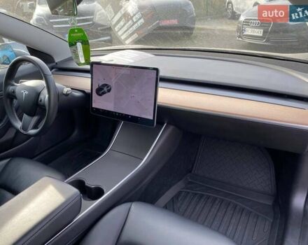 Серый Тесла Модель 3, объемом двигателя 0 л и пробегом 82 тыс. км за 18600 $, фото 8 на Automoto.ua