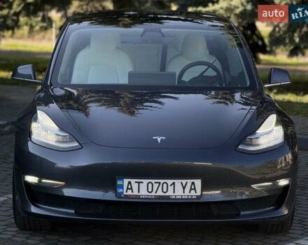 Серый Тесла Модель 3, объемом двигателя 0 л и пробегом 87 тыс. км за 21900 $, фото 9 на Automoto.ua