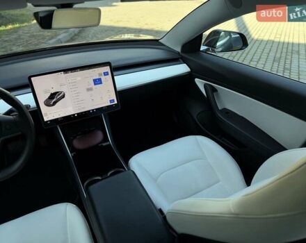 Серый Тесла Модель 3, объемом двигателя 0 л и пробегом 87 тыс. км за 21900 $, фото 16 на Automoto.ua