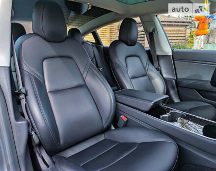 Серый Тесла Модель 3, объемом двигателя 0 л и пробегом 75 тыс. км за 22500 $, фото 29 на Automoto.ua