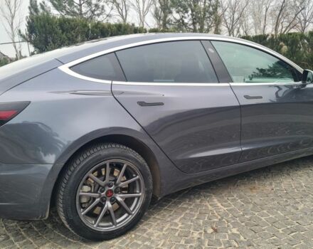 Серый Тесла Модель 3, объемом двигателя 0 л и пробегом 85 тыс. км за 18000 $, фото 2 на Automoto.ua