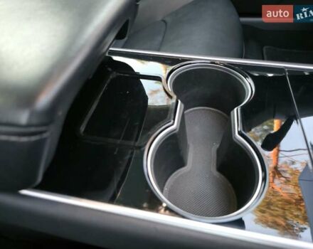 Сірий Тесла Модель 3, об'ємом двигуна 0 л та пробігом 169 тис. км за 17900 $, фото 27 на Automoto.ua