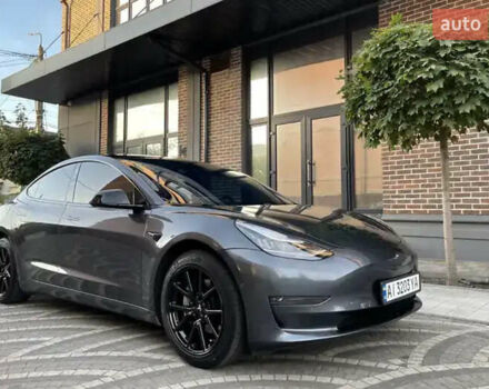 Серый Тесла Модель 3, объемом двигателя 0 л и пробегом 90 тыс. км за 27800 $, фото 5 на Automoto.ua