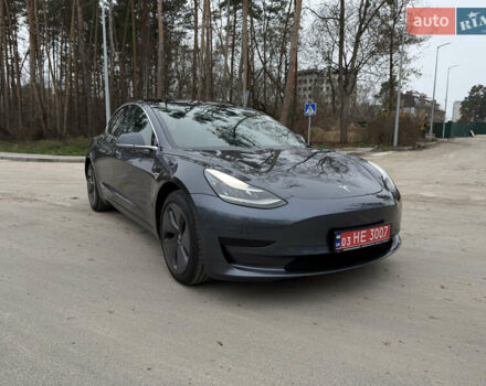 Серый Тесла Модель 3, объемом двигателя 0 л и пробегом 135 тыс. км за 16999 $, фото 3 на Automoto.ua