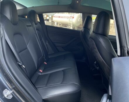 Серый Тесла Модель 3, объемом двигателя 0 л и пробегом 91 тыс. км за 18300 $, фото 12 на Automoto.ua