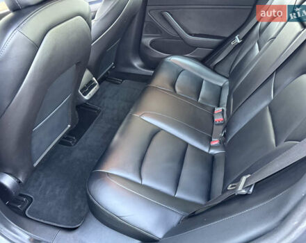 Серый Тесла Модель 3, объемом двигателя 0 л и пробегом 54 тыс. км за 18899 $, фото 13 на Automoto.ua