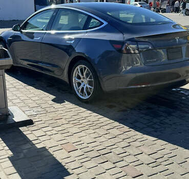 Серый Тесла Модель 3, объемом двигателя 0 л и пробегом 203 тыс. км за 15500 $, фото 5 на Automoto.ua