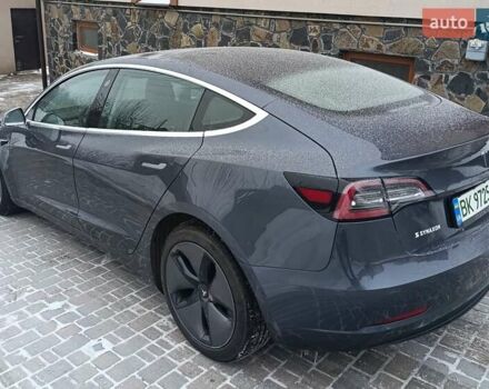 Сірий Тесла Модель 3, об'ємом двигуна 0 л та пробігом 125 тис. км за 16500 $, фото 4 на Automoto.ua