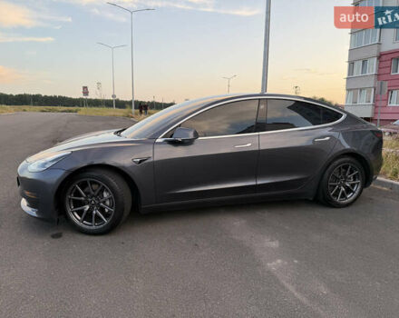 Сірий Тесла Модель 3, об'ємом двигуна 0 л та пробігом 99 тис. км за 18500 $, фото 1 на Automoto.ua