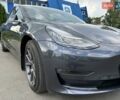 Серый Тесла Модель 3, объемом двигателя 0 л и пробегом 48 тыс. км за 32500 $, фото 4 на Automoto.ua
