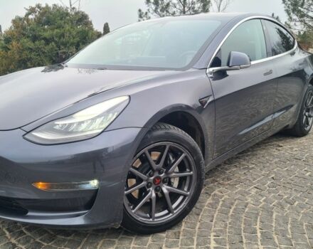Серый Тесла Модель 3, объемом двигателя 0 л и пробегом 85 тыс. км за 18000 $, фото 1 на Automoto.ua