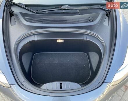 Серый Тесла Модель 3, объемом двигателя 0 л и пробегом 91 тыс. км за 18300 $, фото 6 на Automoto.ua