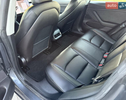 Серый Тесла Модель 3, объемом двигателя 0 л и пробегом 54 тыс. км за 18399 $, фото 12 на Automoto.ua