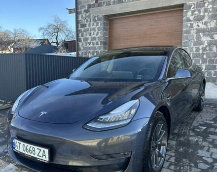 Серый Тесла Модель 3, объемом двигателя 0 л и пробегом 54 тыс. км за 18450 $, фото 1 на Automoto.ua