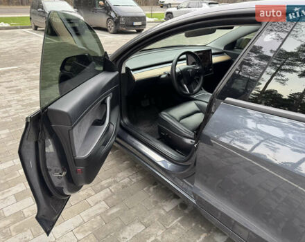 Серый Тесла Модель 3, объемом двигателя 0 л и пробегом 62 тыс. км за 17500 $, фото 16 на Automoto.ua