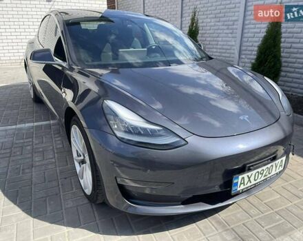 Серый Тесла Модель 3, объемом двигателя 0 л и пробегом 15 тыс. км за 19950 $, фото 11 на Automoto.ua