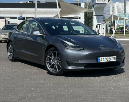 Серый Тесла Модель 3, объемом двигателя 0 л и пробегом 153 тыс. км за 20799 $, фото 2 на Automoto.ua