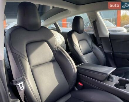 Серый Тесла Модель 3, объемом двигателя 0 л и пробегом 82 тыс. км за 18600 $, фото 15 на Automoto.ua