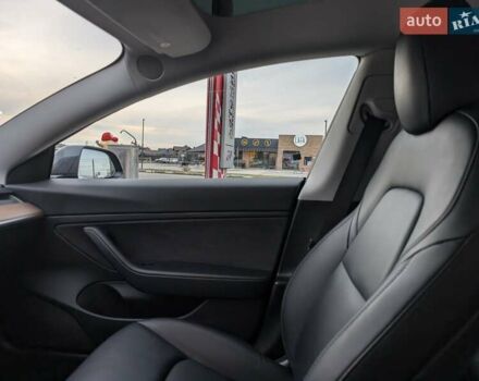 Тесла Модель 3 2020 в Луцке на Automoto.ua Серый Тесла Модель 3, объемом двигателя 0 л и пробегом 60 тыс. км за 23400 $, фото 49 на Automoto.ua