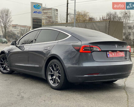 Серый Тесла Модель 3, объемом двигателя 0 л и пробегом 106 тыс. км за 17999 $, фото 16 на Automoto.ua