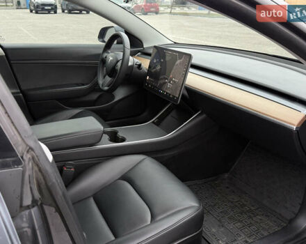 Сірий Тесла Модель 3, об'ємом двигуна 0 л та пробігом 113 тис. км за 17000 $, фото 13 на Automoto.ua