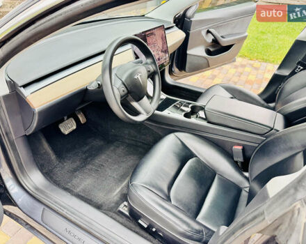 Серый Тесла Модель 3, объемом двигателя 0 л и пробегом 89 тыс. км за 14999 $, фото 9 на Automoto.ua