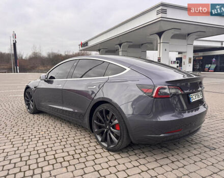 Серый Тесла Модель 3, объемом двигателя 0 л и пробегом 114 тыс. км за 19500 $, фото 6 на Automoto.ua