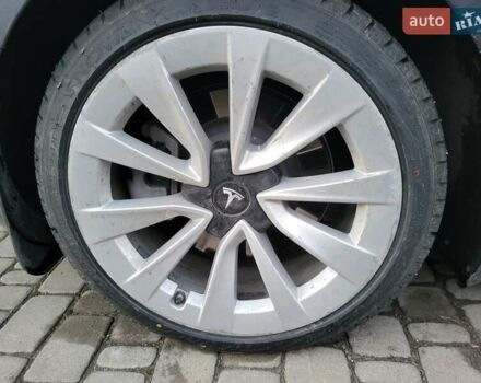 Серый Тесла Модель 3, объемом двигателя 0 л и пробегом 121 тыс. км за 23000 $, фото 4 на Automoto.ua