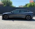 Серый Тесла Модель 3, объемом двигателя 0 л и пробегом 97 тыс. км за 20500 $, фото 2 на Automoto.ua