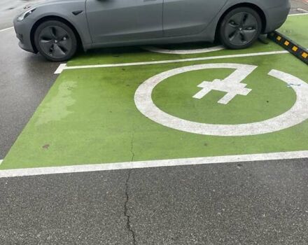 Сірий Тесла Модель 3, об'ємом двигуна 0 л та пробігом 143 тис. км за 15555 $, фото 9 на Automoto.ua