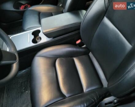 Серый Тесла Модель 3, объемом двигателя 0 л и пробегом 121 тыс. км за 23000 $, фото 7 на Automoto.ua