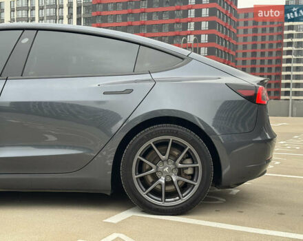 Серый Тесла Модель 3, объемом двигателя 0 л и пробегом 198 тыс. км за 15300 $, фото 6 на Automoto.ua