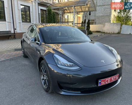 Серый Тесла Модель 3, объемом двигателя 0 л и пробегом 69 тыс. км за 16999 $, фото 3 на Automoto.ua
