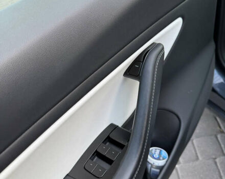 Сірий Тесла Модель 3, об'ємом двигуна 0 л та пробігом 111 тис. км за 16850 $, фото 20 на Automoto.ua