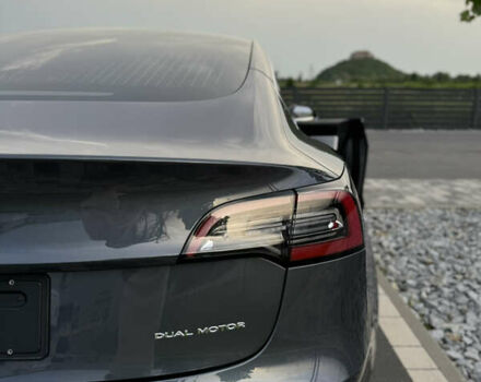 Серый Тесла Модель 3, объемом двигателя 0 л и пробегом 89 тыс. км за 19300 $, фото 5 на Automoto.ua