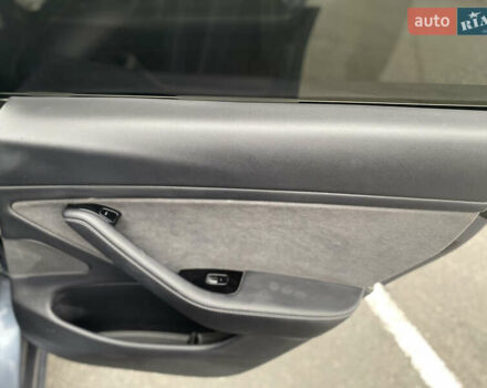 Серый Тесла Модель 3, объемом двигателя 0 л и пробегом 106 тыс. км за 17999 $, фото 31 на Automoto.ua