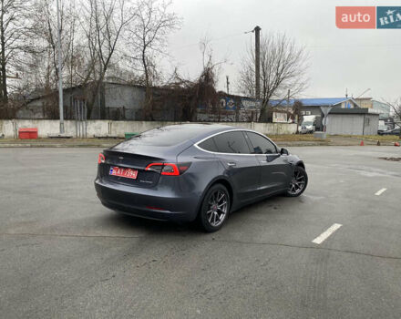 Серый Тесла Модель 3, объемом двигателя 0 л и пробегом 106 тыс. км за 17999 $, фото 3 на Automoto.ua