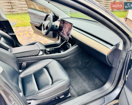 Серый Тесла Модель 3, объемом двигателя 0 л и пробегом 89 тыс. км за 14999 $, фото 13 на Automoto.ua