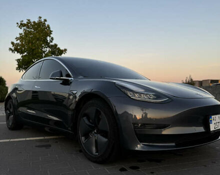 Серый Тесла Модель 3, объемом двигателя 0 л и пробегом 80 тыс. км за 21000 $, фото 4 на Automoto.ua