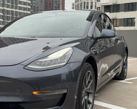 Серый Тесла Модель 3, объемом двигателя 0 л и пробегом 198 тыс. км за 15300 $, фото 4 на Automoto.ua