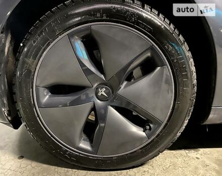 Серый Тесла Модель 3, объемом двигателя 0 л и пробегом 118 тыс. км за 19950 $, фото 11 на Automoto.ua