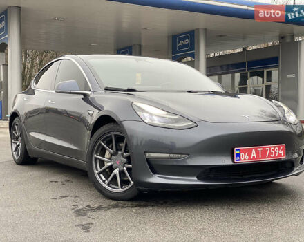 Серый Тесла Модель 3, объемом двигателя 0 л и пробегом 106 тыс. км за 17999 $, фото 11 на Automoto.ua