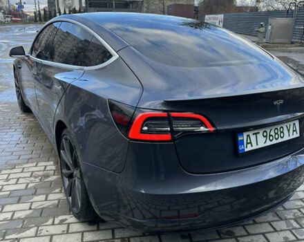 Серый Тесла Модель 3, объемом двигателя 0 л и пробегом 50 тыс. км за 20400 $, фото 3 на Automoto.ua