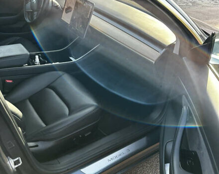 Сірий Тесла Модель 3, об'ємом двигуна 0 л та пробігом 119 тис. км за 23700 $, фото 12 на Automoto.ua
